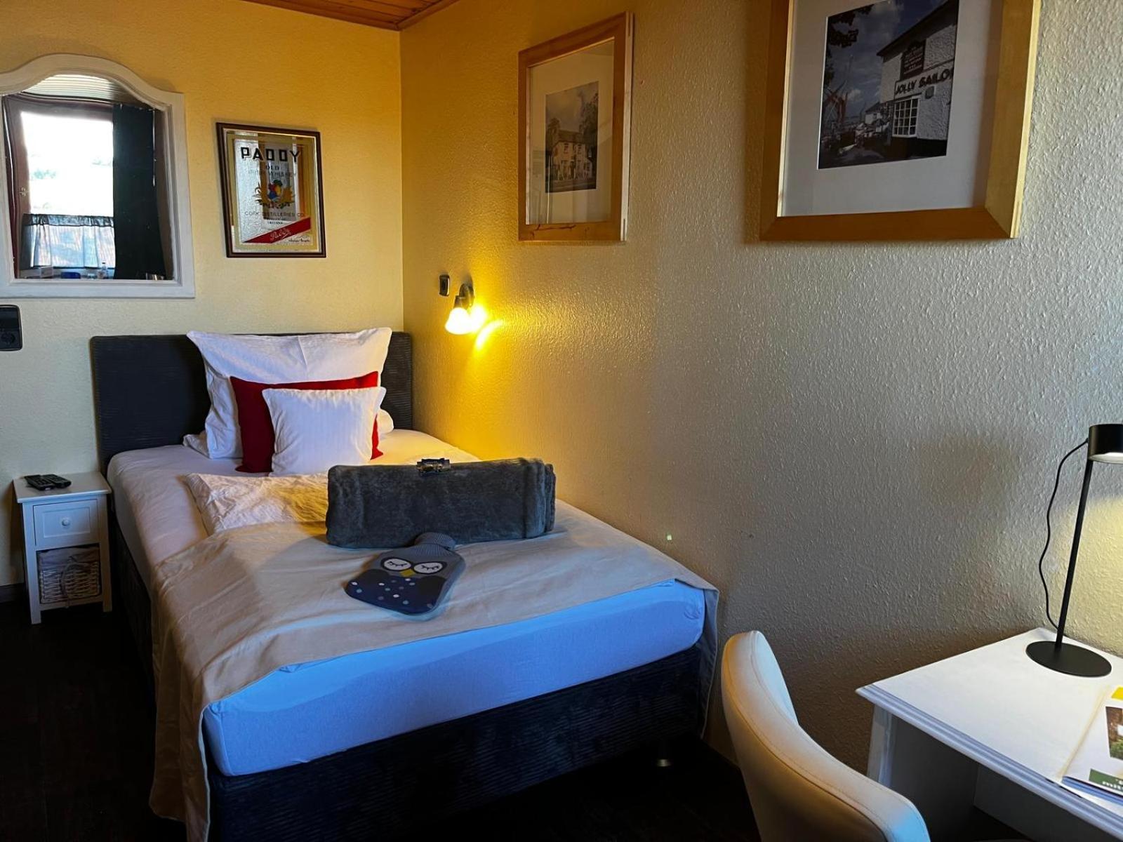 Henblas Hotel Neuenrade ภายนอก รูปภาพ