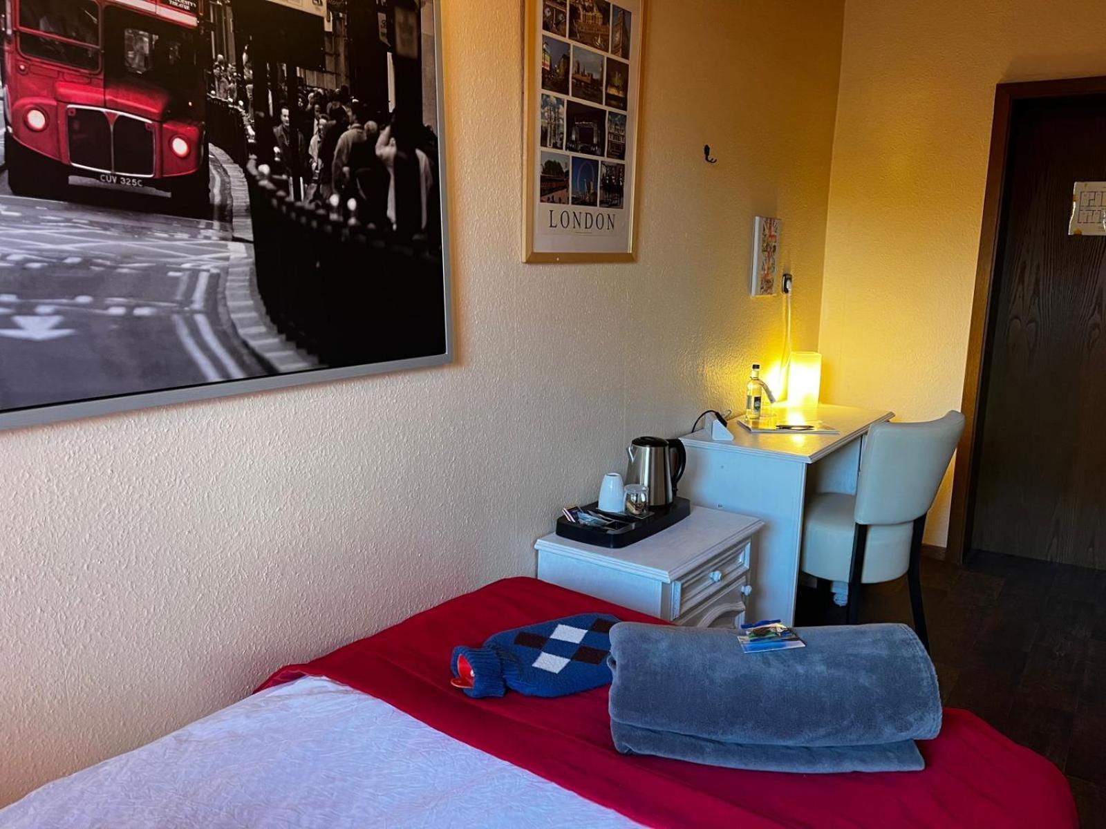 Henblas Hotel Neuenrade ภายนอก รูปภาพ