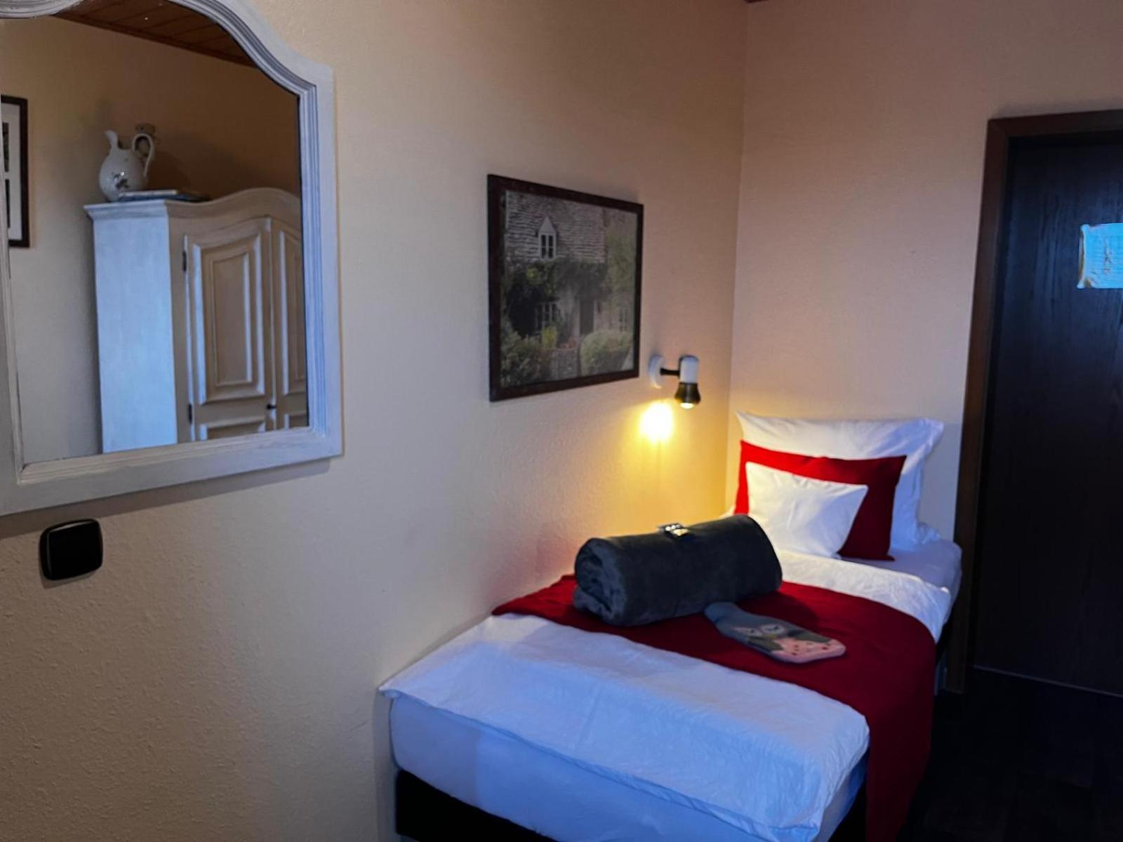 Henblas Hotel Neuenrade ภายนอก รูปภาพ