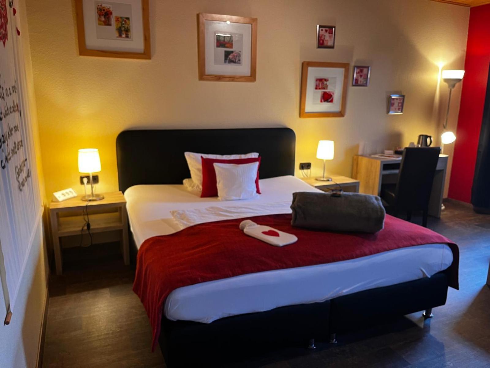 Henblas Hotel Neuenrade ภายนอก รูปภาพ